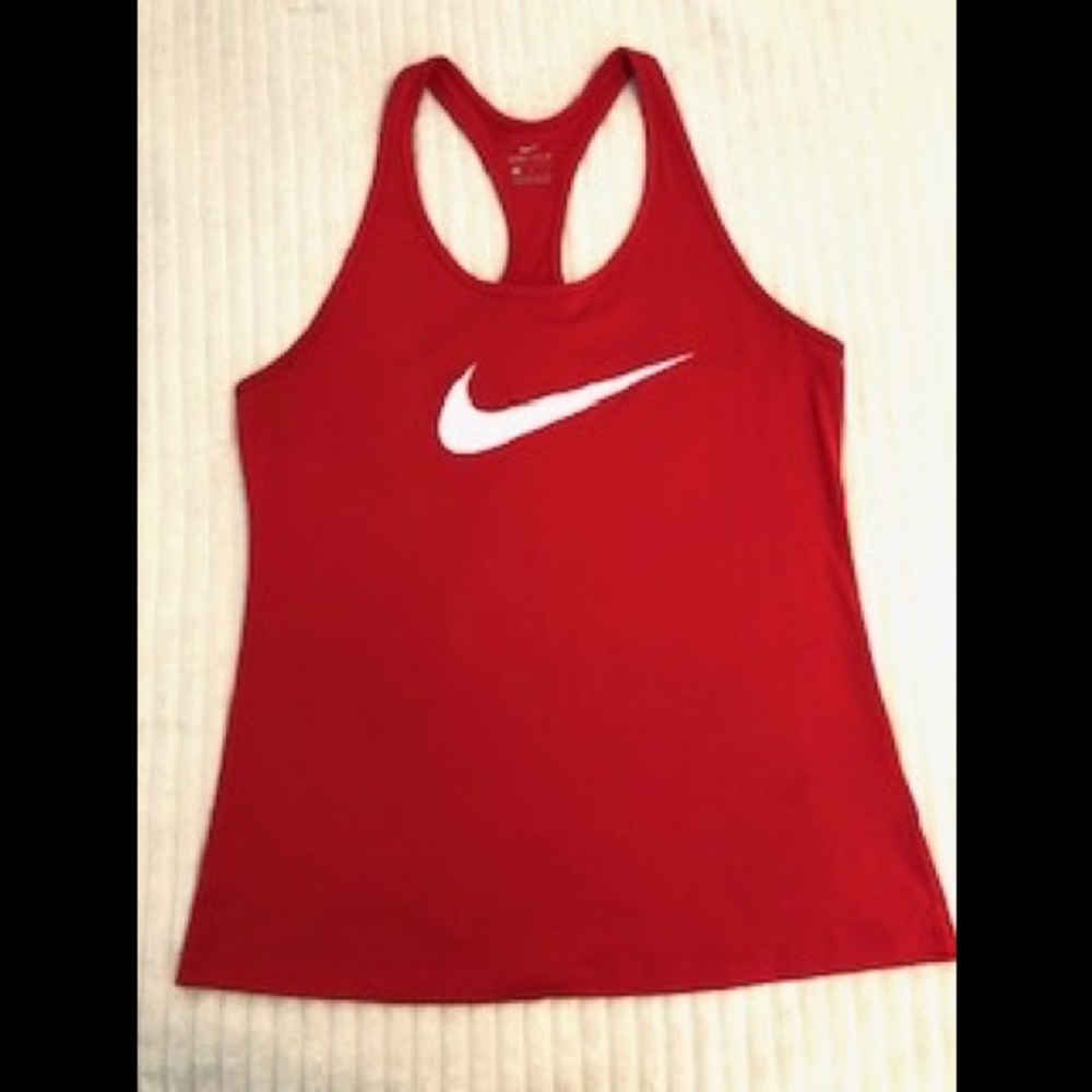 Nike Women’s Tank Size Large in color red, excellent condition like new! 🔥
